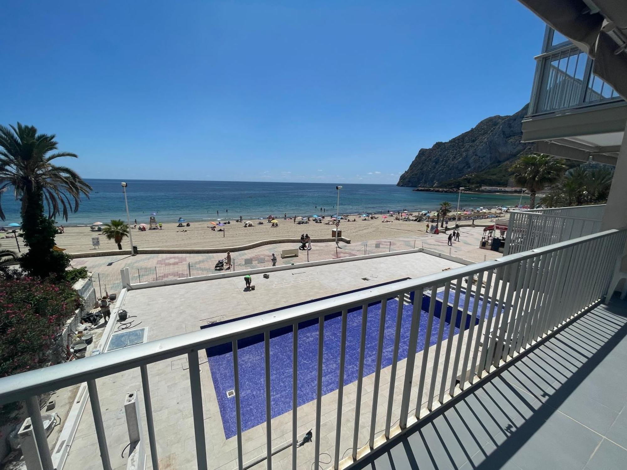 Medi Playa Primera Linea Con Piscina Calp Exterior foto