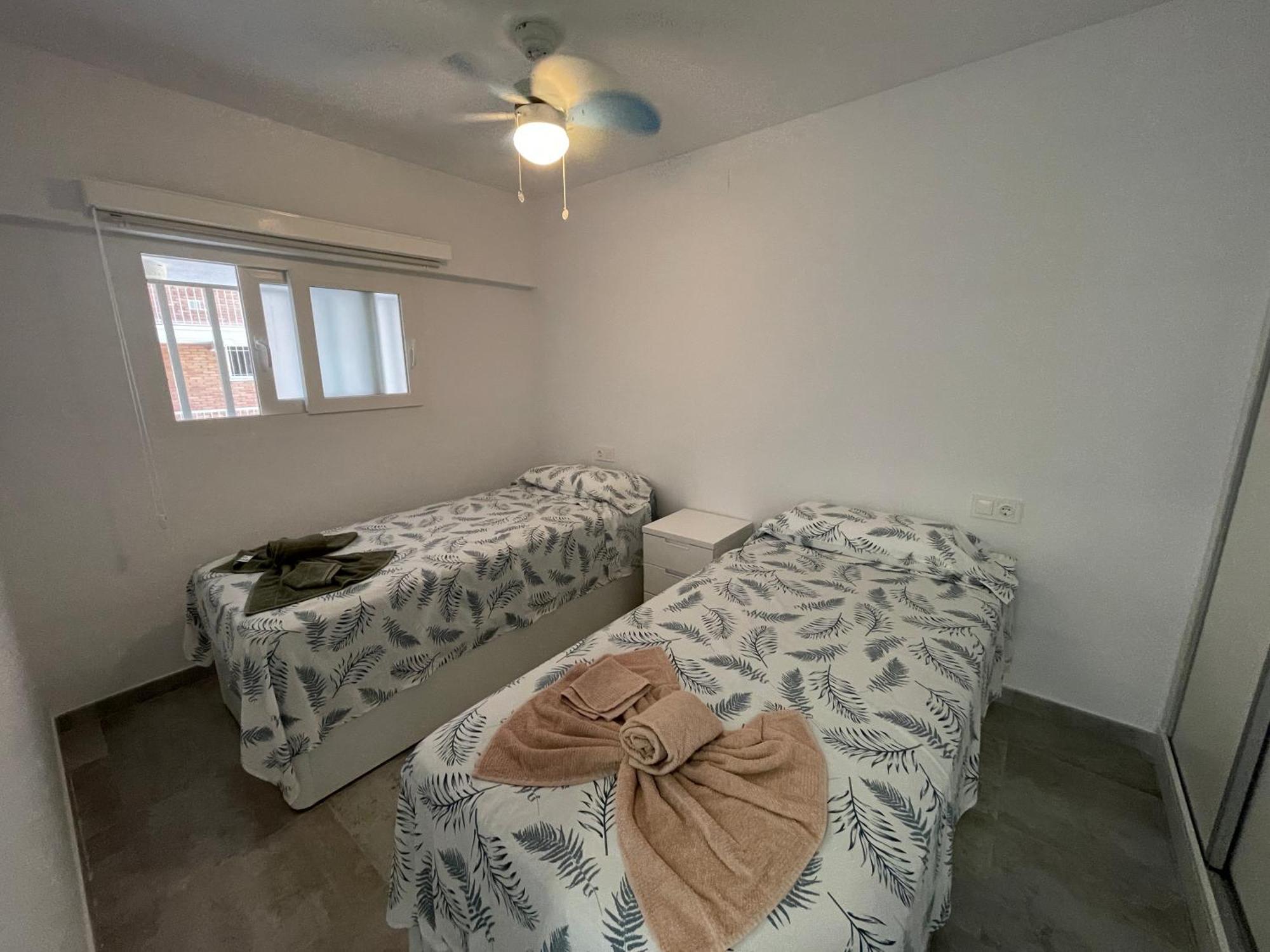 Medi Playa Primera Linea Con Piscina Calp Zimmer foto