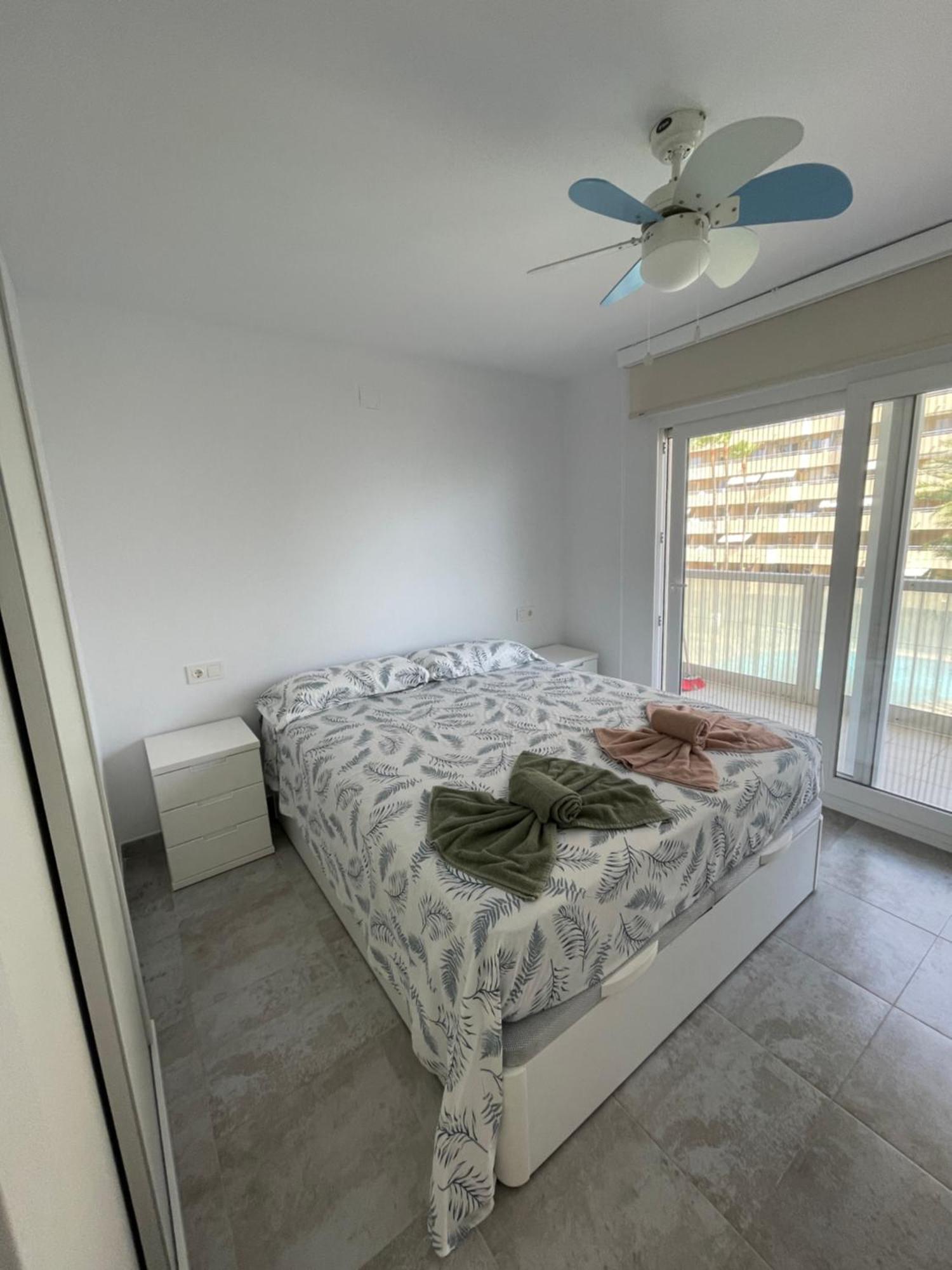 Medi Playa Primera Linea Con Piscina Calp Zimmer foto
